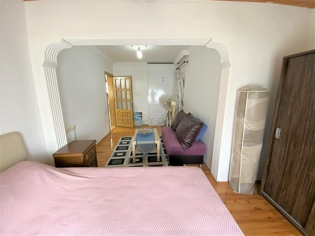 Вилла 6+2 с бассейном в районе Конаклы