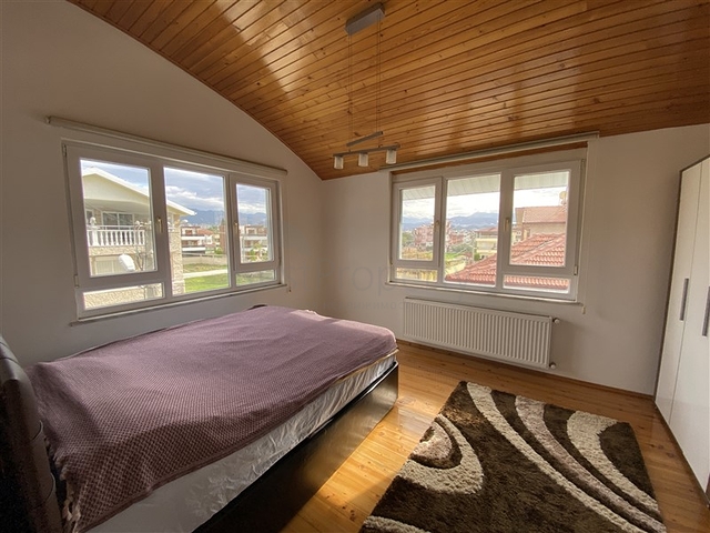 Вилла 6+2 с бассейном в районе Конаклы