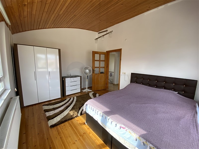 Вилла 6+2 с бассейном в районе Конаклы