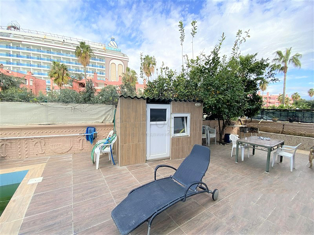 Вилла 6+2 с бассейном в районе Конаклы