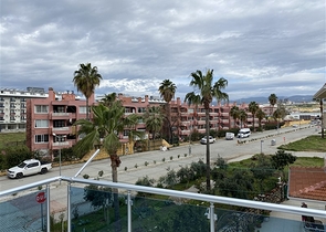 Вилла 6+2 с бассейном в районе Конаклы