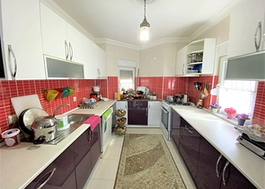 Вилла 6+2 с бассейном в районе Конаклы