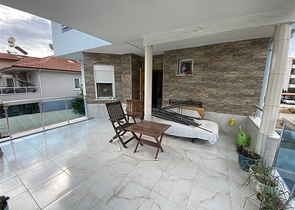 Вилла 6+2 с бассейном в районе Конаклы