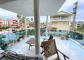 Вилла 6+2 с бассейном в районе Конаклы