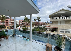 Вилла 6+2 с бассейном в районе Конаклы