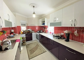 Вилла 6+2 с бассейном в районе Конаклы