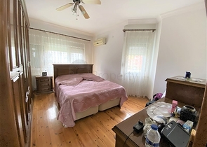 Вилла 6+2 с бассейном в районе Конаклы