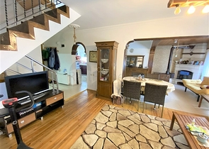 Вилла 6+2 с бассейном в районе Конаклы