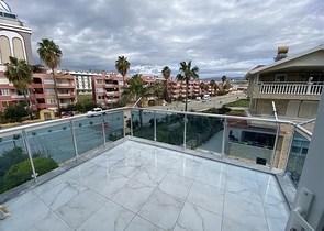 Вилла 6+2 с бассейном в районе Конаклы