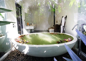 Виллы с собственным бассейном в уютном районе Равай