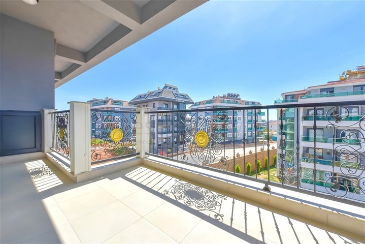 Просторная квартира в новом комплексе района Оба