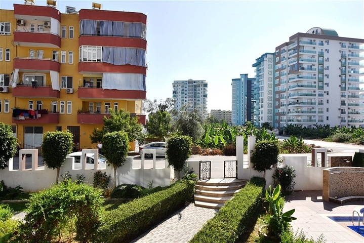 Квартира 1+1 в районе Махмутлар на расстоянии всего 350 метров до моря 