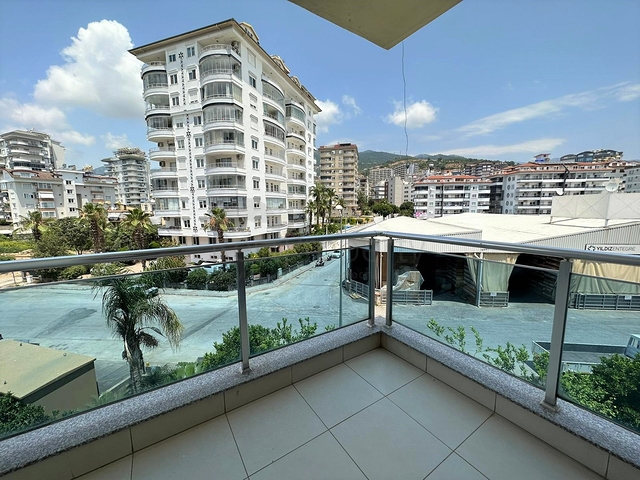 Квартира 2+1 большой площади рядом с торговым центром Аланиум