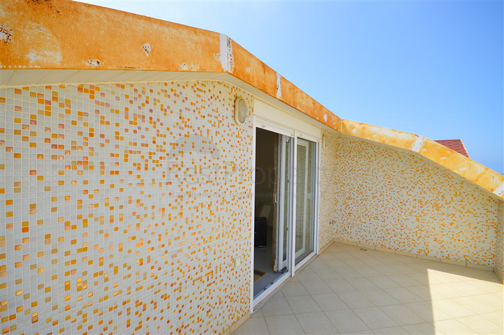 Двухуровневый пентхаус 3+1 в 100 м от моря