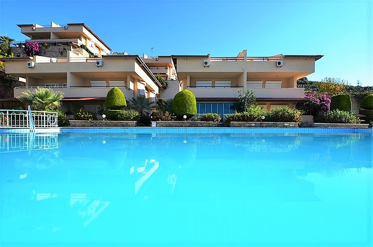 Уютная квартира 2+1 со своим садовым участком