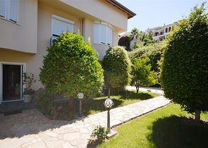 Уютная квартира 2+1 со своим садовым участком