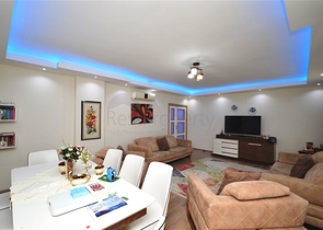 Трехкомнатная просторная квартира с отдельной кухней в районе Оба