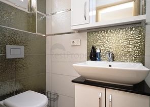 Трехкомнатная просторная квартира с отдельной кухней в районе Оба