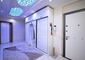 Трехкомнатная просторная квартира с отдельной кухней в районе Оба