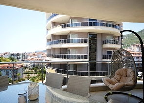 Квартира планировкой 2+1 в центральном районе Алании – Джикджилли