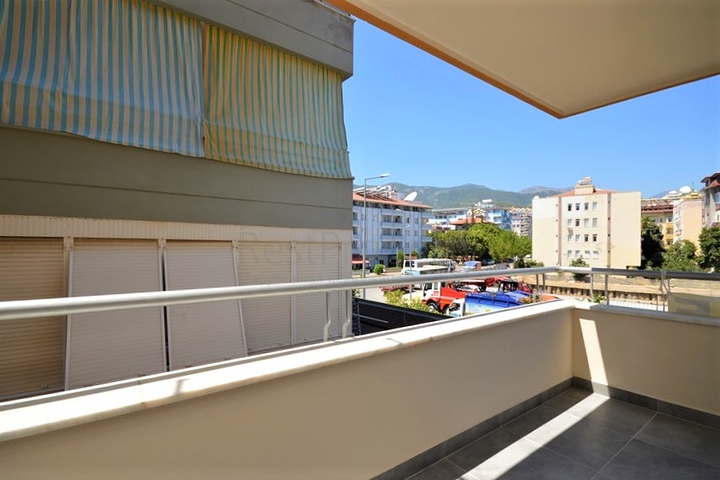 Представляет вам квартиру 1+1 в шаговой доступности к морю в районе Оба