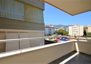 Представляет вам квартиру 1+1 в шаговой доступности к морю в районе Оба