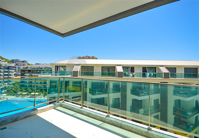 Квартира 1+1 у самого берега моря в районе Каргыджак