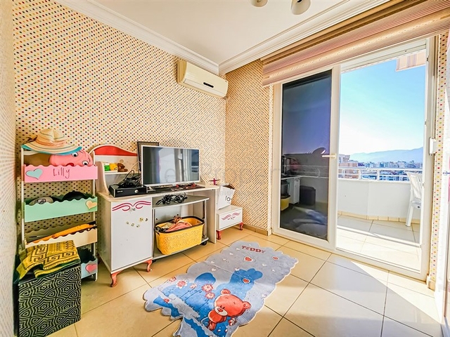 Меблированный пентхаус 4+1 в одном из жилых комплексов Махмутлара