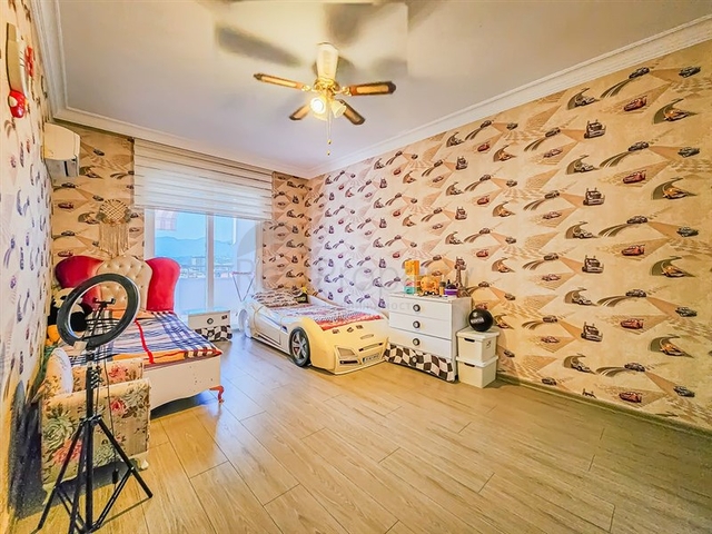 Меблированный пентхаус 4+1 в одном из жилых комплексов Махмутлара