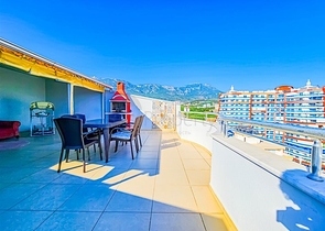 Меблированный пентхаус 4+1 в одном из жилых комплексов Махмутлара