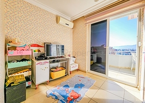 Меблированный пентхаус 4+1 в одном из жилых комплексов Махмутлара