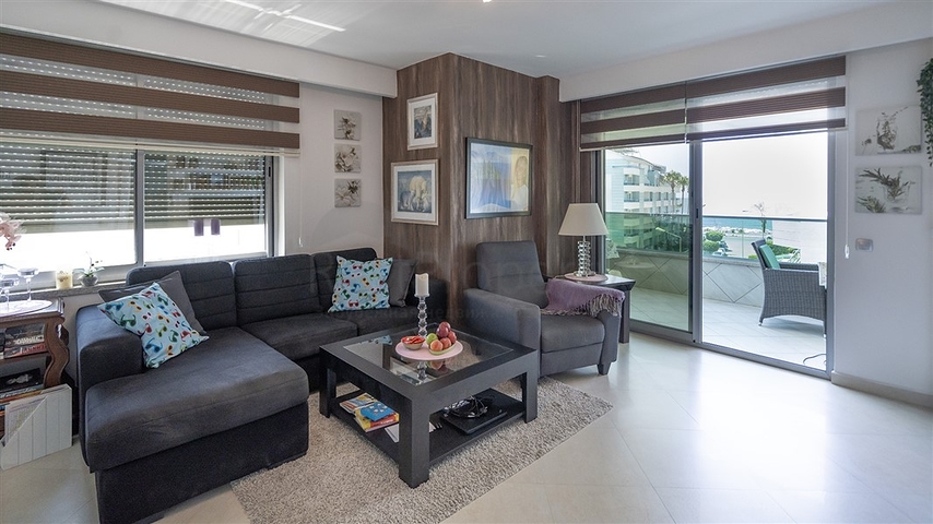 Квартира планировкой 2+1 на первой береговой линии в Оба