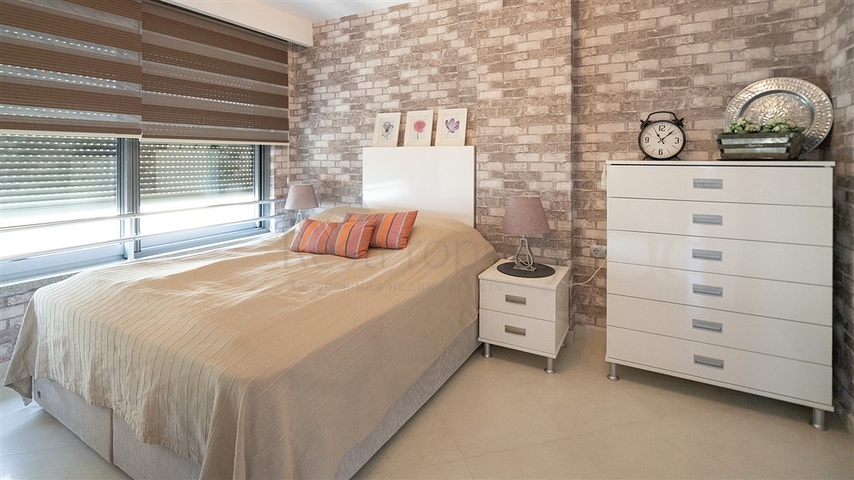 Квартира планировкой 2+1 на первой береговой линии в Оба