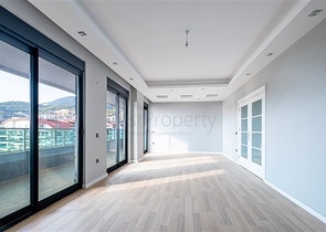 Просторный пентхаус 4+1 в районе Оба