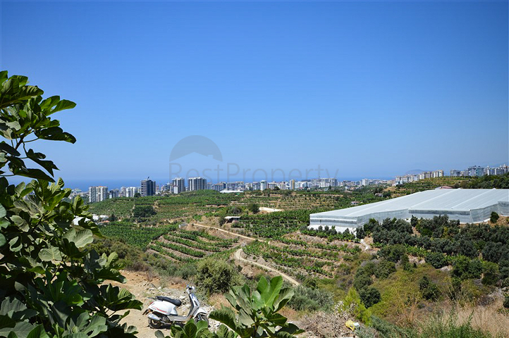 Вилла в сите 4+1 с небольшим садом и видом на море и горы в живописном районе Каргыджак