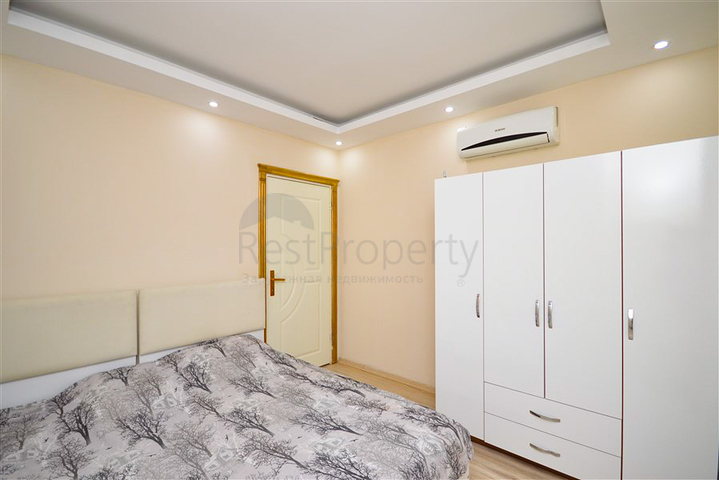 Вилла в сите 4+1 с небольшим садом и видом на море и горы в живописном районе Каргыджак