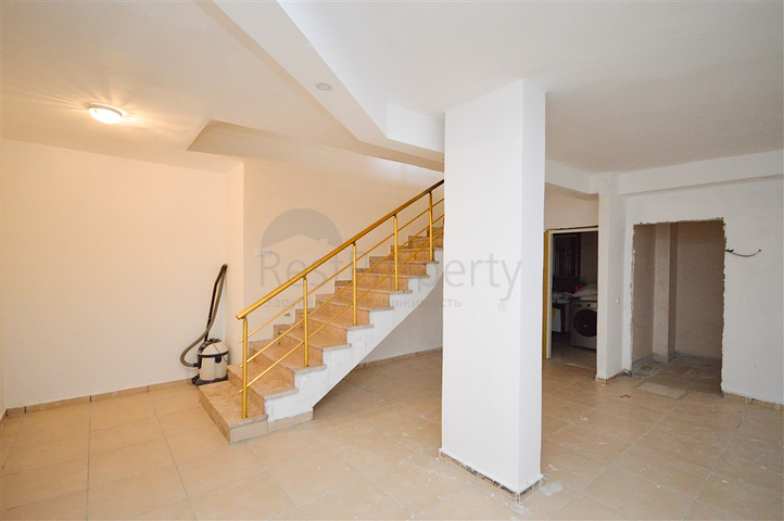 Вилла в сите 4+1 с небольшим садом и видом на море и горы в живописном районе Каргыджак