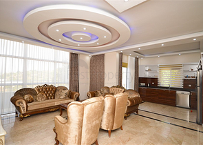 Вилла в сите 4+1 с небольшим садом и видом на море и горы в живописном районе Каргыджак