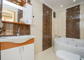 Вилла в сите 4+1 с небольшим садом и видом на море и горы в живописном районе Каргыджак