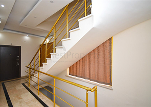 Вилла в сите 4+1 с небольшим садом и видом на море и горы в живописном районе Каргыджак