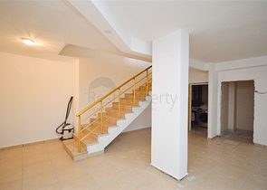 Вилла в сите 4+1 с небольшим садом и видом на море и горы в живописном районе Каргыджак