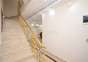 Вилла в сите 4+1 с небольшим садом и видом на море и горы в живописном районе Каргыджак