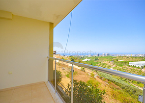 Вилла в сите 4+1 с небольшим садом и видом на море и горы в живописном районе Каргыджак