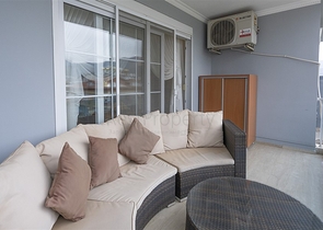 Уютный двухэтажный пентхаус в пешей доступности к морю с видом на горы   