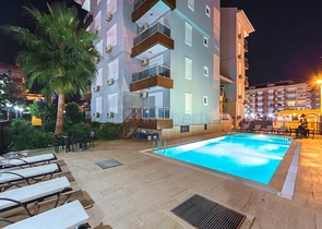 Уютный двухэтажный пентхаус в пешей доступности к морю с видом на горы   