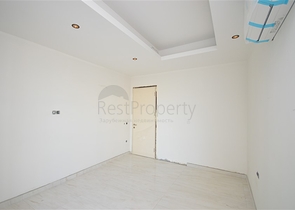 Квартира 1+1 в комплексе премиум класса на первой береговой линии в Махмутларе