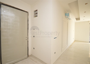 Квартира 1+1 в комплексе премиум класса на первой береговой линии в Махмутларе