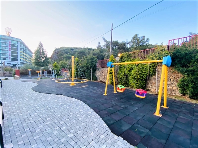 Пентхаус планировкой 2+1 с видом на Средиземное море всего в 400 м до пляжа района Каргыджак