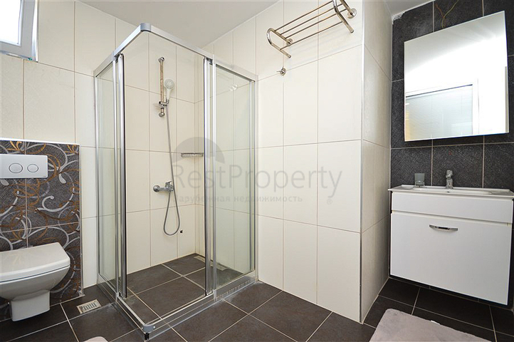 Пентхаус планировкой 2+1 с видом на Средиземное море всего в 400 м до пляжа района Каргыджак