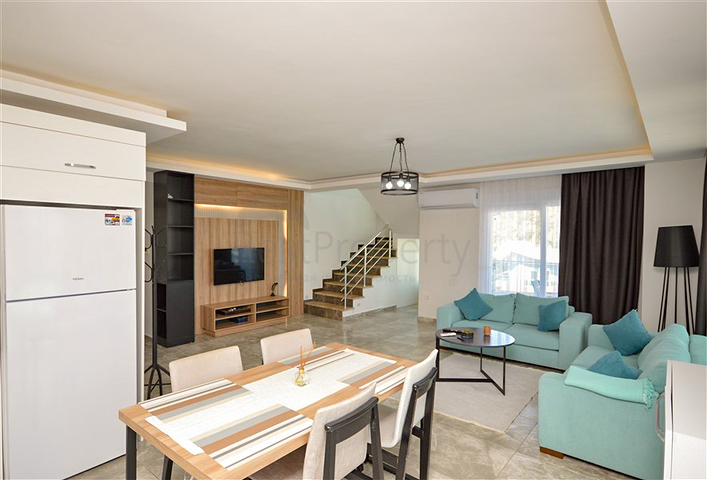 Пентхаус планировкой 2+1 с видом на Средиземное море всего в 400 м до пляжа района Каргыджак